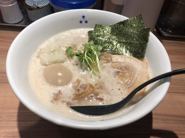 「特製濃厚ラーメン」@みつ星製麺所 三宮店の写真