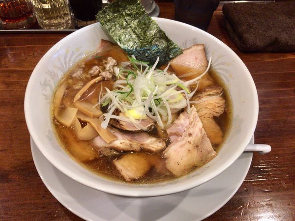 「空(醤油)肉盛り 910円」@麺処 空山の写真