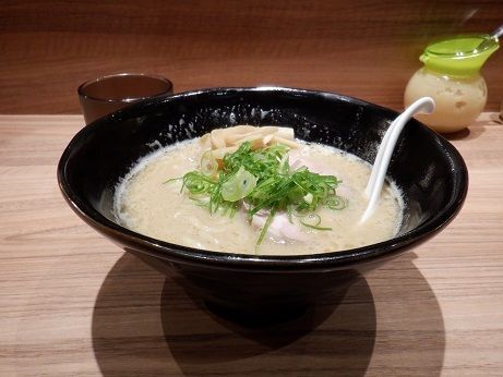 「白湯そば」@鶏そば うえ原の写真