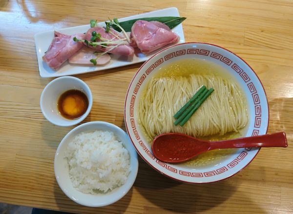 「(梅)かけそば白醤油」@自家製麺 くろ松の写真