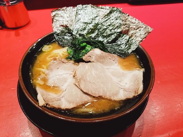 「らーめん並」@横浜家系らーめん 山崎家の写真