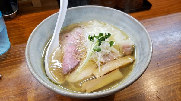 「塩ラーメン+ワンタン」@塩らーめん 千茶屋の写真
