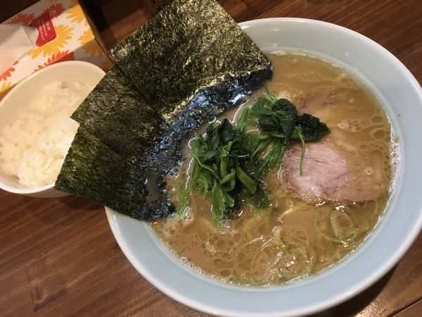 「ラーメン+ライス」@横浜家系 せいせき家の写真