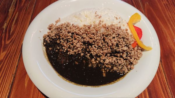 「幡多スタイル 燻製ミンチの黒カレー　８８０円　※」@幡多バル 西新宿店の写真