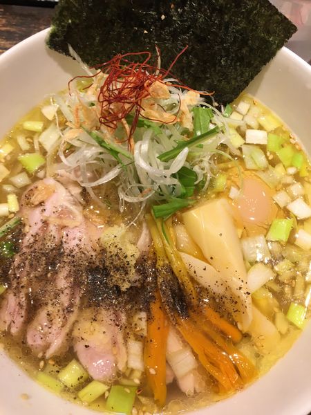 「味玉白鶏麺」@屋台らーめん 鷹流 高田馬場店の写真