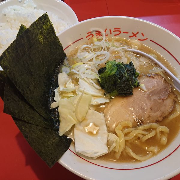 「うまいラーメン830円、半ライス150円」@松福 東椎路店の写真