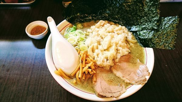 「塩中華そば(中･こい口･脂少なめ･身入りＷ)+海苔･魚強め」@手打ち中華そば 酒田の写真