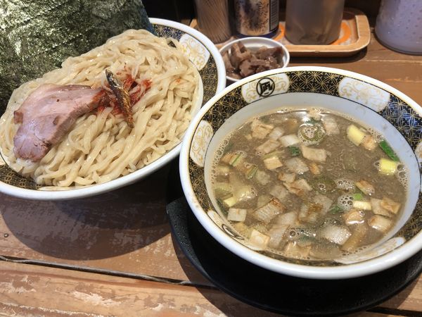 「すごい煮干つけ麺＋ニンニクチャーシュー」@ラーメン凪 下北沢店の写真