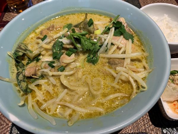 「グリーンカレーラーメンセット」@タイ料理レストラン Smile Thailandの写真
