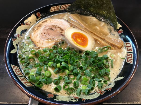 「豚骨醤油らーめん　740円」@ふぅふぅ亭の写真