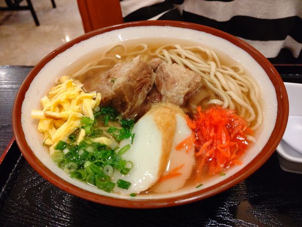 「ソーキそば(並盛)880円」@どんぶりの店 志貴の写真