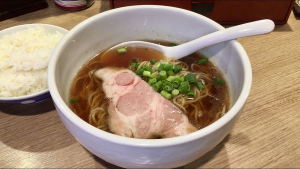 「平日ランチ（醤油ラーメン＋白米）」@withの写真