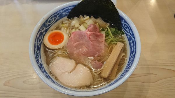 「一番搾りの煮干しそば 750円 + チャーシュー丼 450円」@寿製麺よしかわ 坂戸店の写真