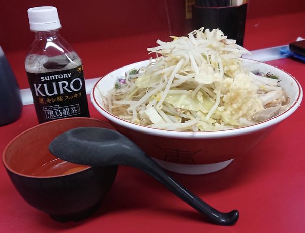 「レギュラーラーメン豚2枚(ニンニク)」@ラーメン二郎 湘南藤沢店の写真