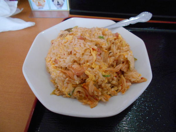 「キムチ炒飯」@中華料理 楽盛 平田店の写真