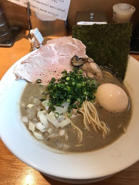 「味玉濃厚牡蠣煮干中華そば」@麺屋 まほろ芭の写真