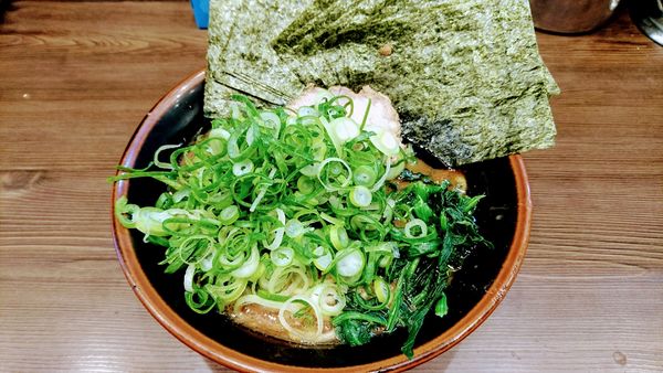 「ラーメン(麺硬め･味濃いめ)+のり増しダブル･九条ねぎ」@横浜家系らーめん 武道家の写真