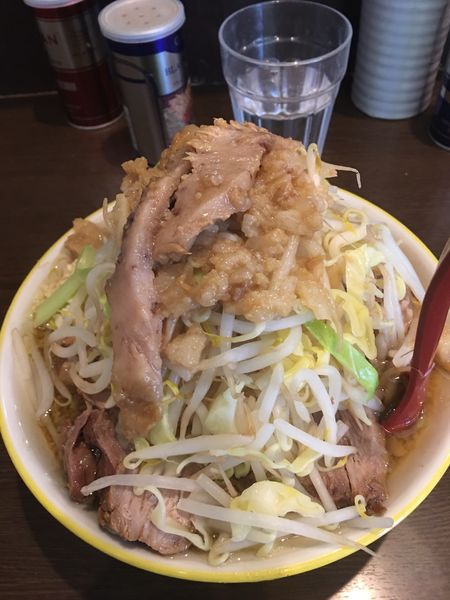 「並豚野菜アブラ増ニンニク少し」@ラーメン イエロー 御徒町店の写真