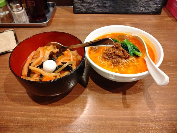 「日替り定食(中華丼＋半担々麺)950円】→600円」@陳麻家 高崎駅西口店の写真