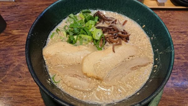 「老塩とんこつ 750円」@博多とんこつ 天神旗の写真