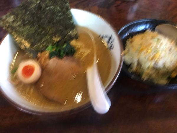 「ラーメン　737円　固め」@横濱家 こどもの国店の写真