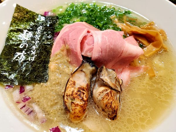 「冬の虜(牡蠣)」@自家製中華そば 麺の虜の写真