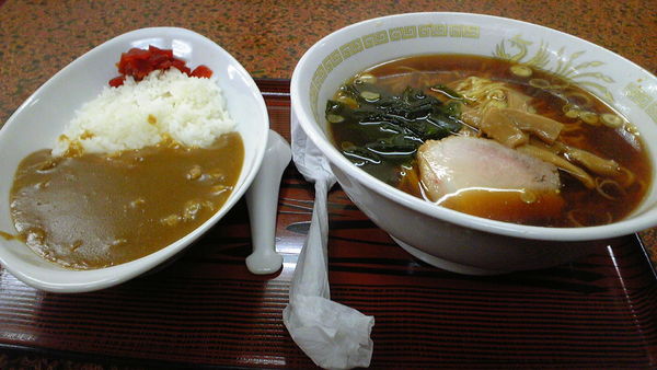 「カレーコンビ（ラーメンとミニカレー）900円」@丸長 下北沢店の写真