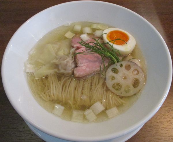 「焼味煮干し　塩らあめん　900円」@らあめん あじるくの写真