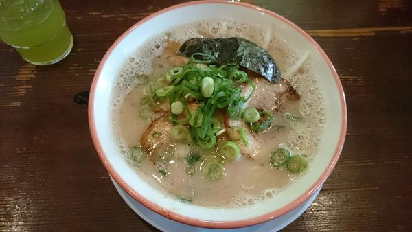 「厚切り炙りラーメン850円」@大砲ラーメン 本店の写真