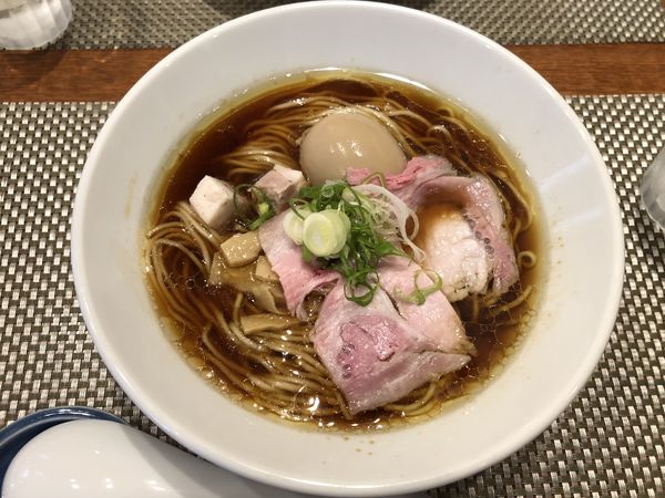 「旨味鶏だし味玉醤油」@生粋 花のれんの写真