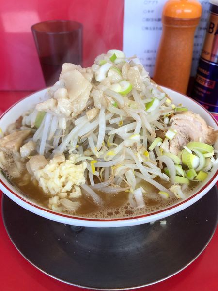 「ラーメン中盛　800円全マシ豚」@ジャンプの写真