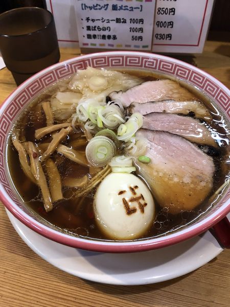 「特製中華そば」@麺切り 白流の写真