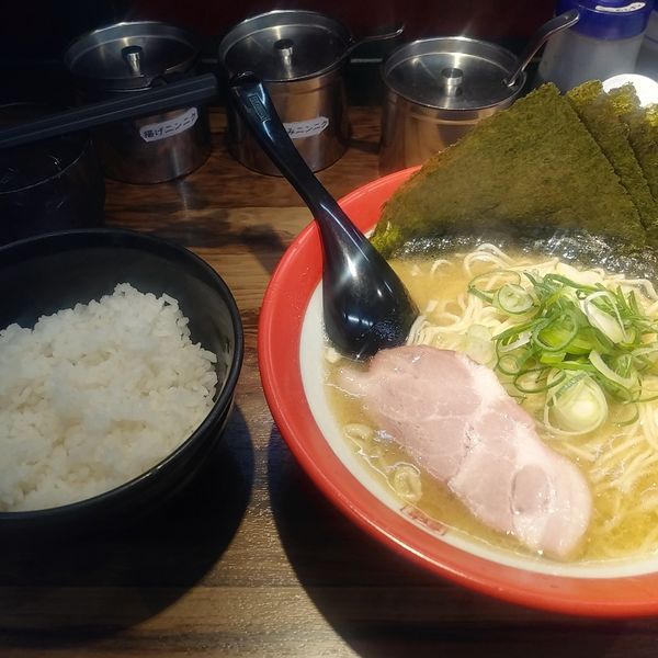 「ラーメン細麺のり増しライス」@豚骨醤油らーめん 誠屋 八幡山本店の写真
