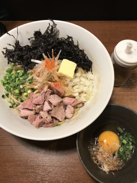 「いか煮干まぜそば＋生卵、バラのり」@麺処 はら田の写真