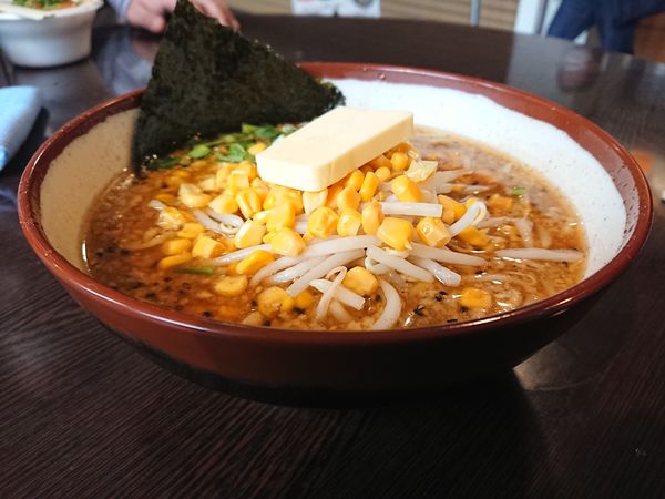 「バターコーンみそらーめん」@ど・みそ JRA東京競馬場店の写真