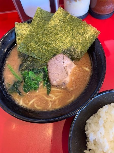 「らーめん（並） 600円　無料ライス付き」@横浜らーめん 龍馬の写真