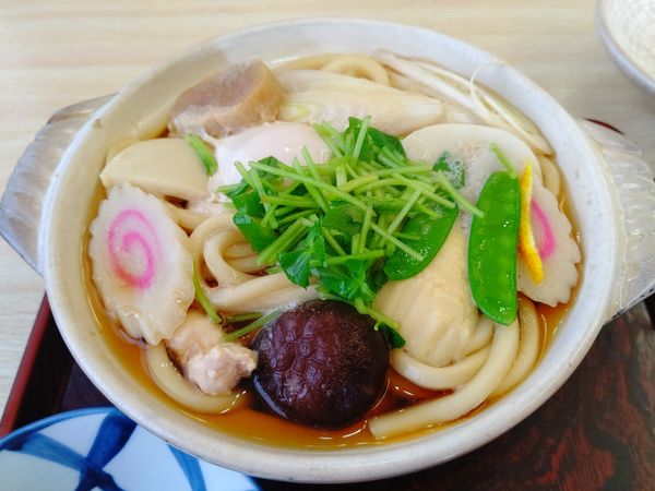 「鍋焼きうどん(並盛)850円」@すかや 鶴見支店の写真