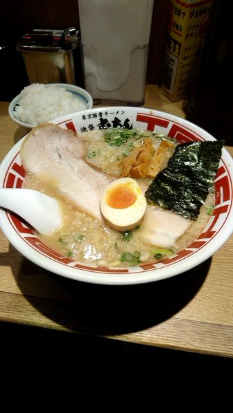 「東京豚骨ラーメン780円大盛・ライス無料」@屯ちん 川崎店の写真