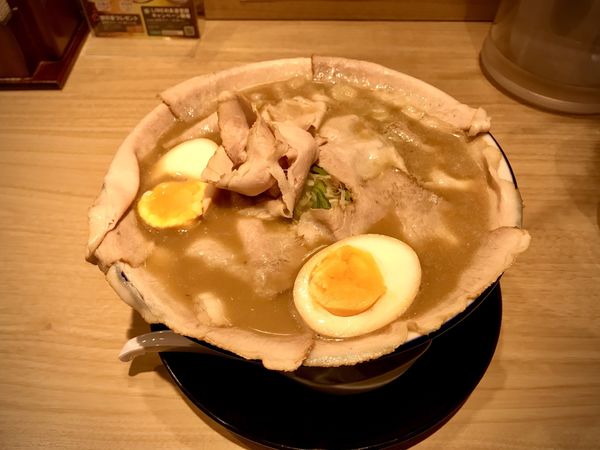 「こく煮干し大盛り+花びらチャーシュー、半熟玉子」@長尾中華そば 名古屋驛麺通り店の写真