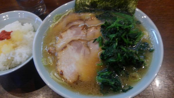 「チャーシュー麺、ほうれん草、ライス」@金八家の写真