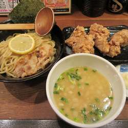 濃厚鶏つけ麺（９３０円）＋唐揚げ４１０円