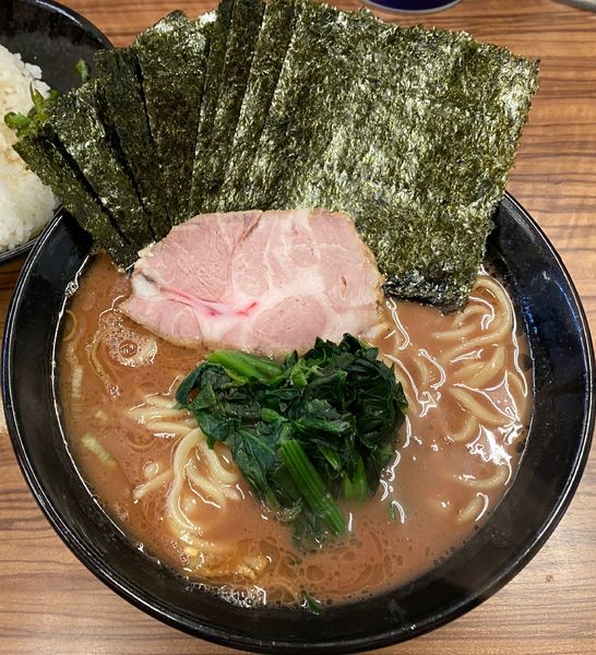 「ラーメン700円他」@横浜家系らーめん 二代目 武道家の写真