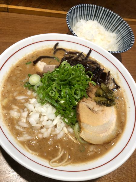 「【限定②】ふつうの豚骨醤油ら〜めん￥700＋ライス￥100」@寿製麺よしかわ 川越店の写真