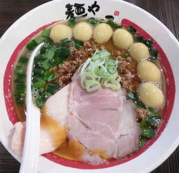 「【限定】にぼ台湾ラーメン＋カレーうずら　１０００円＋１５０円」@麺や でこの写真