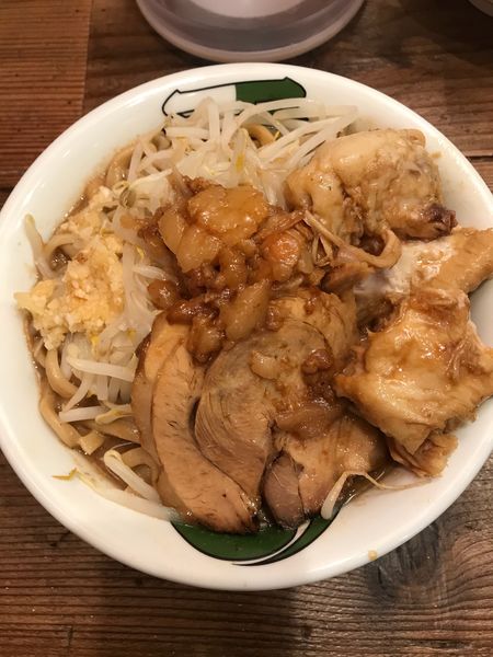 「濃厚雷そば 並+トロ豚+アブラ 1150円」@雷 千葉駅前店の写真