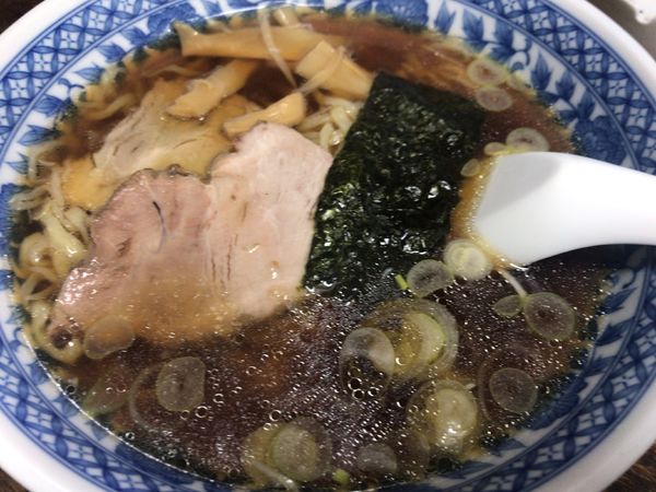 「手打ちラーメン720円＋餃子400円ほか」@らーめん酒房 平八朗の写真