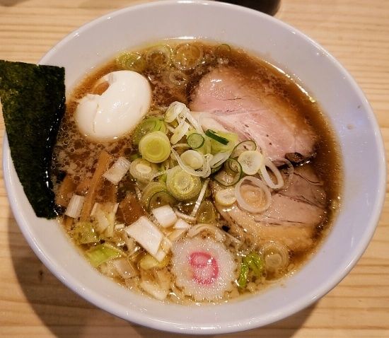 「手もみ中華そば ７８０円 ＋ くずれ玉子 ３０円」@中華そば 貴将の写真