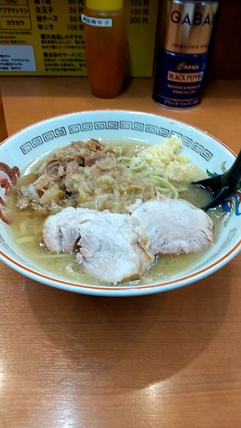 「小ラーメン　かため」@ラーメン豚山 大塚店の写真
