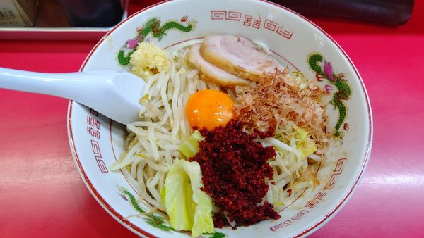 「まぜそば（小）+自家製とうがらし」@赤ひげラーメンの写真