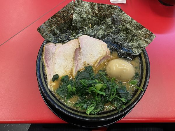 「チャーシューメン（3枚）味玉&青菜」@柏 王道家の写真